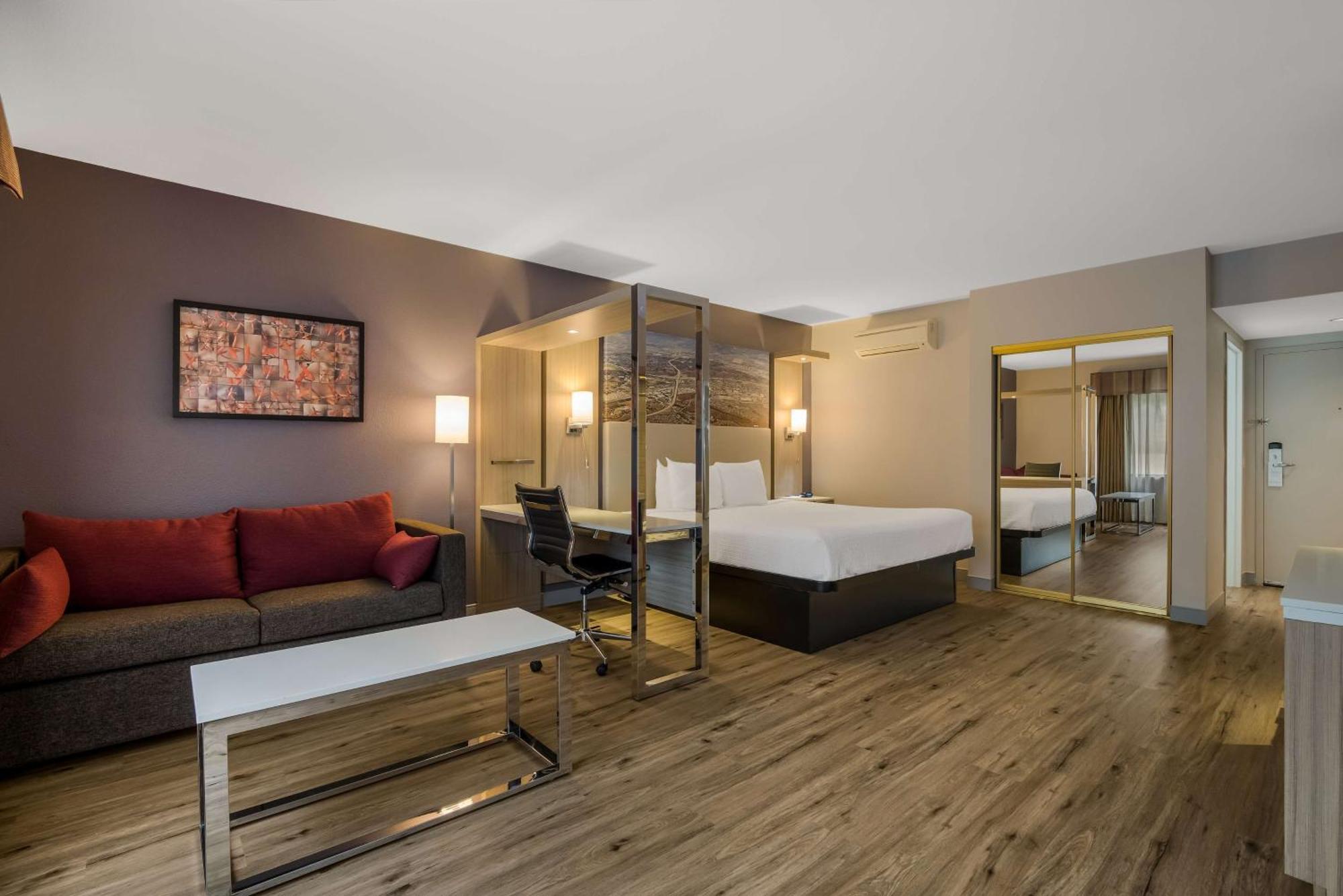Best Western Diamond Bar Hotel & Suites Екстериор снимка